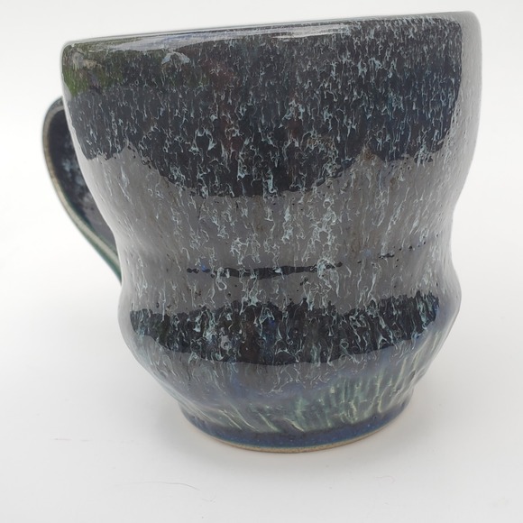 Studio Art Coffee Mug Dark Blue Speckled Glaze Textured Base Signed 14 oz. Ombre - Picture 4 of 9